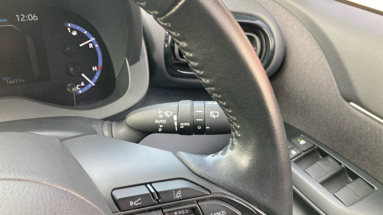 Toyota Yaris Cross 1.5 Hybrid Design 5dr CVT Hybrid Estate